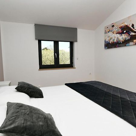 R2 Apartment By Residence Rudan Vižinada Extérieur photo