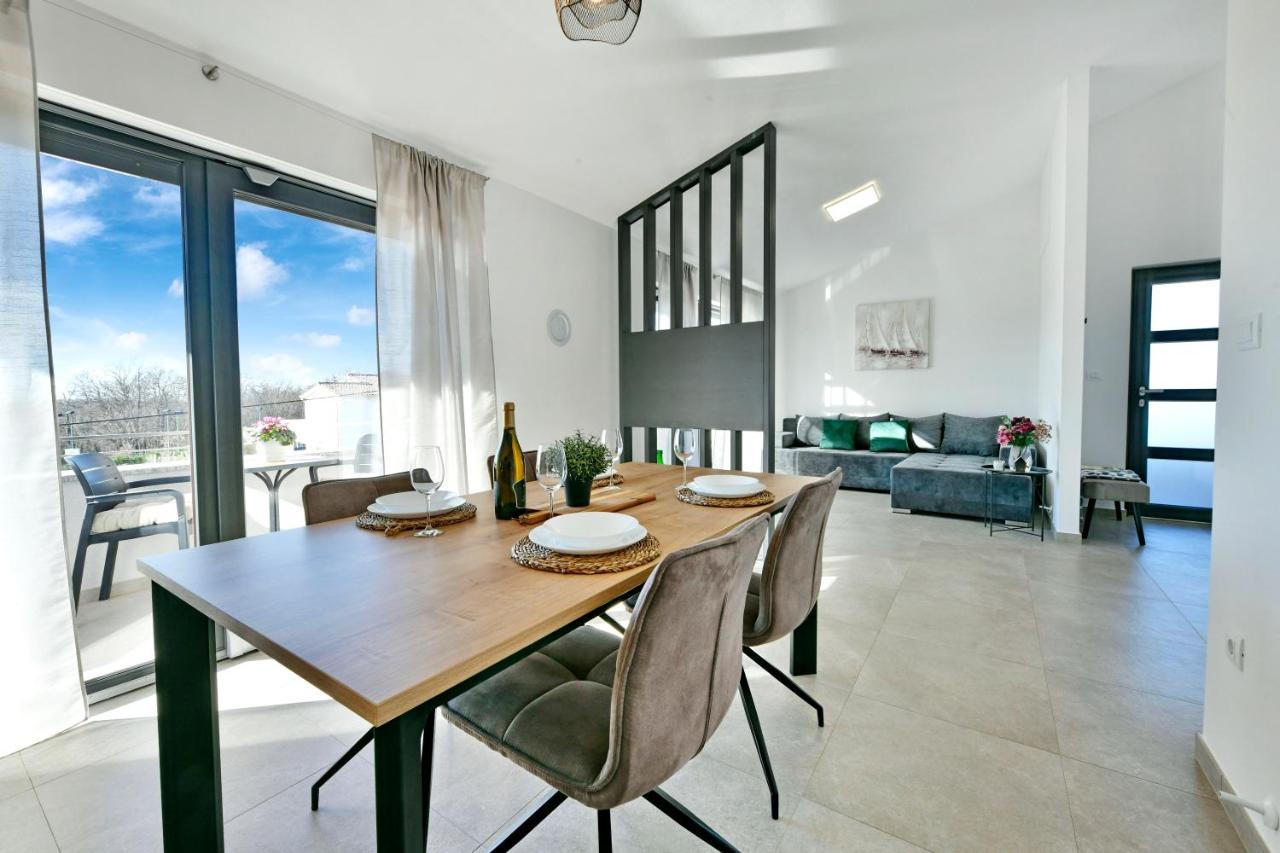 R2 Apartment By Residence Rudan Vižinada Extérieur photo