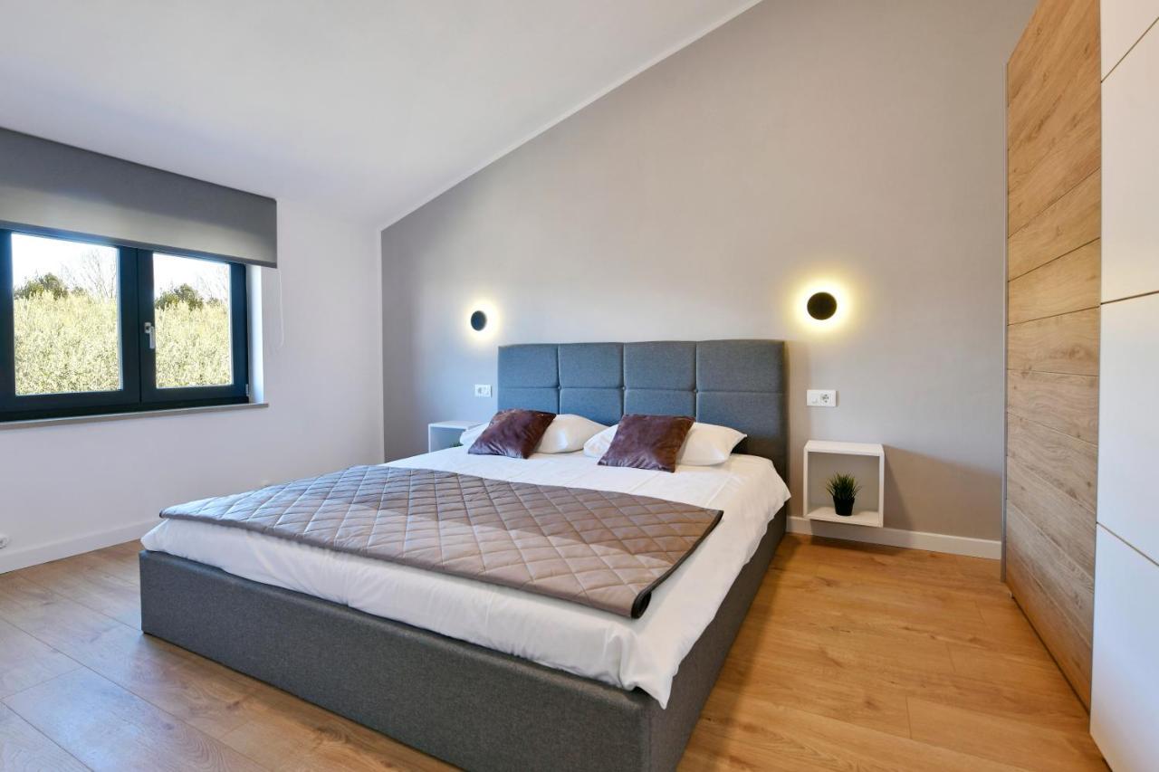 R2 Apartment By Residence Rudan Vižinada Extérieur photo