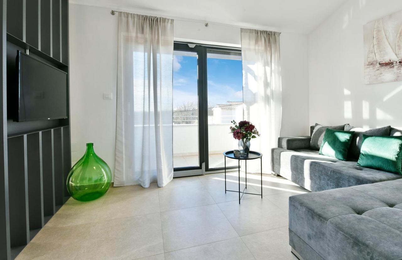R2 Apartment By Residence Rudan Vižinada Extérieur photo