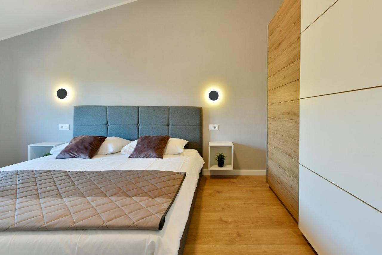 R2 Apartment By Residence Rudan Vižinada Extérieur photo