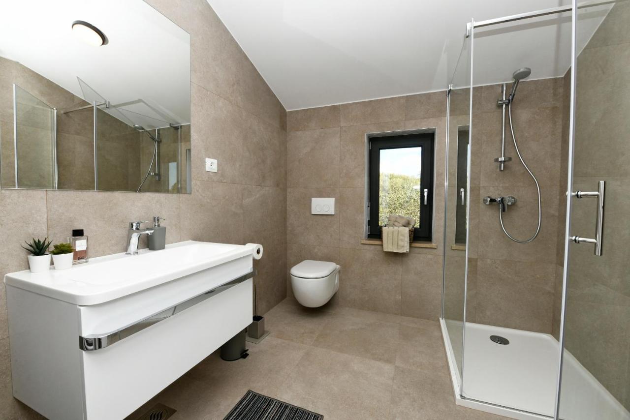 R2 Apartment By Residence Rudan Vižinada Extérieur photo