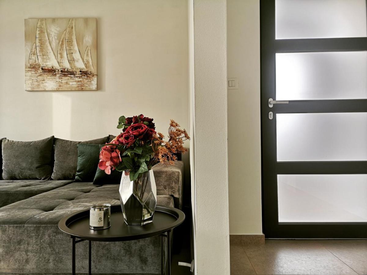 R2 Apartment By Residence Rudan Vižinada Extérieur photo
